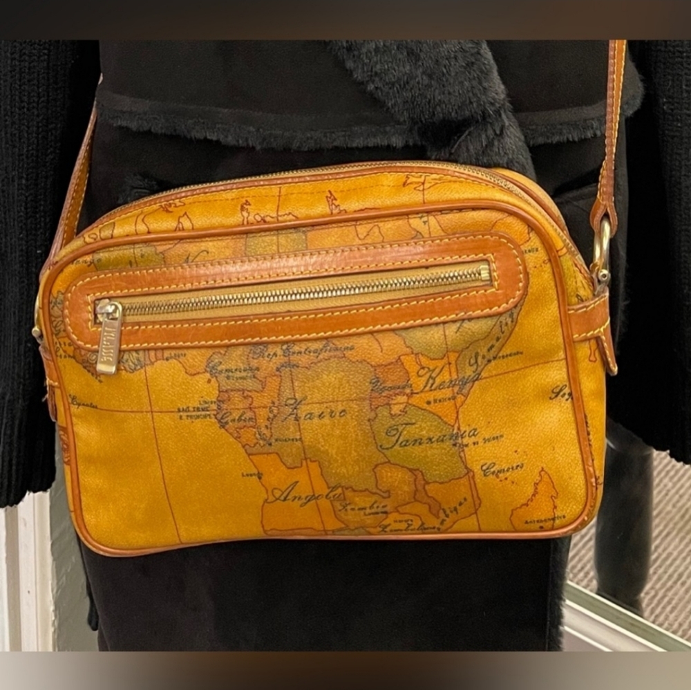 HOST PICK*Alviero Martini   Bag Luxury made in Italy ❤️ HOST PICK 3/15/24 ❤️ - Picture 12 of 12